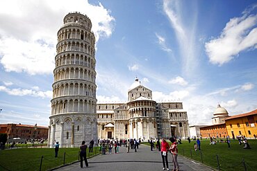 Leaning Tower and St. Mary's Cathedral, UNESCO World Heritage Site, Pisa, Tuscany, Italy, Europe