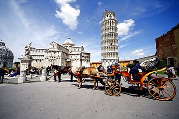 Horse and carriage at Leaning Tower with cathedral behind Pisa, UNESCO World Heritage Site, Tuscany, Italy, Europe