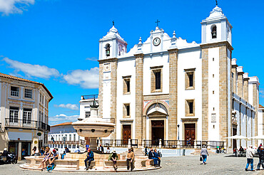 Praca do Giraldo and Santo Antao Church, Giraldo Square, UNESCO World Heritage Site, Evora, Alentejo, Portugal, Europe