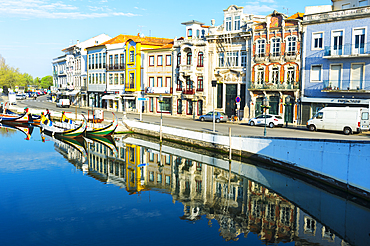 Moliceiros moored along the main canal, Aveiro, Venice of Portugal, Beira Littoral, Portugal, Europe