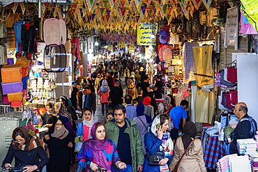 Crowded alley with shops, Tehran bazaar, Tehran, Islamic Republic of Iran, Middle East