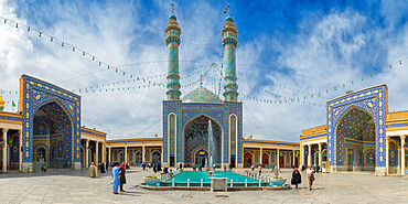 Azam Mosque, Shrine of Fatima al-Masumeh sister of eighth Imam Reza and daughter of the seventh Imam Musa al-Kadhim, Qom, Iran, Middle East