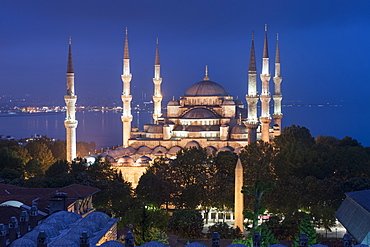 Sultan Ahmet Mosque (Blue Mosque) at twilight, Istanbul, Turkey, Europe 