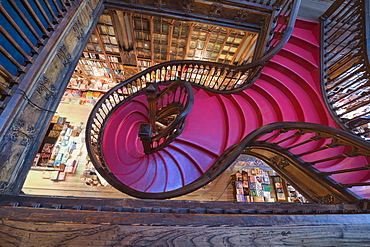 Lello and Irmao bookshop, Spiral stairs, Oporto, Portugal, Europe