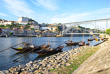 Ponte Dom Luis I Bridge over the Douro River, UNESCO World Heritage Site, Oporto, Portugal, Europe