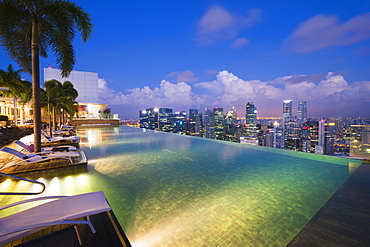 Infinity pool of the Marina Bay Sands, Singapore, Southeast Asia, Asia