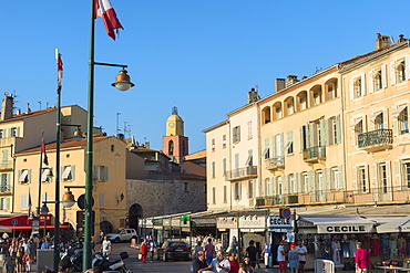 Quay Peri and Notre-Dame de L'Assomption Church, St. Tropez, Var, Provence Alpes Cote d'Azur region, French Riviera, France, Europe