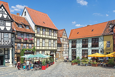 Square with half-timbered houses, Quedlinburg, UNESCO World Heritage Site, Harz, Saxony-Anhalt, Germany, Europe