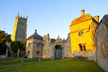 St. James Church and Gateway, Chipping Campden, Gloucestershire, Cotswolds, England, United Kingdom, Europe 