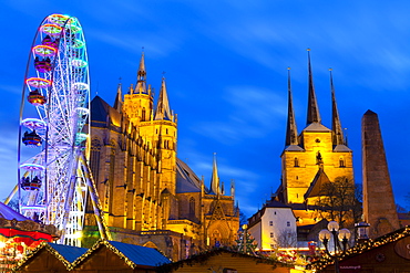 Christmas Market with Saint Marien Cathedral and Severi Church in the background, Erfurt, Thuringia, Germany, Europe