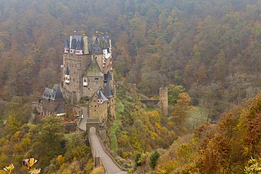 Eltz Castle in autumn, Rheinland-Pfalz, Germany, Europe 