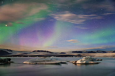 Aurora borealis (Northern Lights) over Jokulsarlon Glacial Lagoon, Iceland, Polar Regions