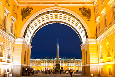 View of Palace Square, Alexander Column and the Winter Palace through the Triumphal Arch of the General Staff Building, UNESCO World Heritage Site, St. Petersburg, Russia, Europe