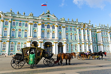 Horse drawn carriages in front of the Winter Palace (State Hermitage Museum), Palace Square (Dvortsovaya Place), UNESCO World Heritage Site, St. Petersburg, Russia, Europe