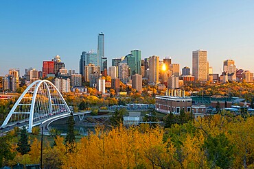 Edmonton skyline in autumn, Edmonton, Alberta, Canada, North America