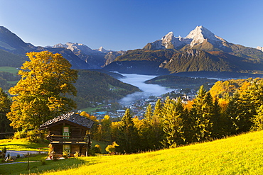 Overview of Berchtesgaden in autumn with the Watzmann mountain in the background, Berchtesgaden, Bavaria, Germany, Europe 