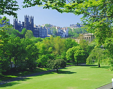 National Gallery and Princes Street Gardens, Edinburgh, Lothian, Scotland, UK, Europe