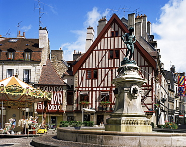 Place Francois Rude Bareuzai, Dijon, Bourgogne (Burgundy), France, Europe