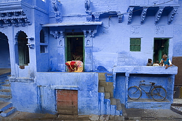 Typical blue architecture, Jodhpur, Western Rajasthan, India, Asia