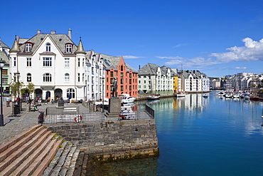 Old fishing warehouses in harbor, Alesund, Sunnmore, More og Romsdal, Norway, Scandinavia, Europe