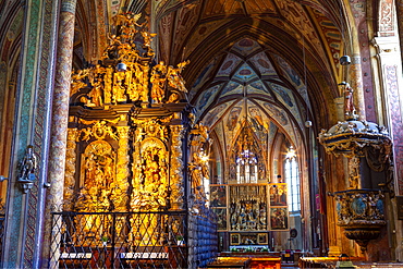 The wonderfully ornate interior of St. Wolfgang's Parish Church, St. Wolfgang, Wolfgangsee, Flachgau, Upper Austria, Austria, Europe