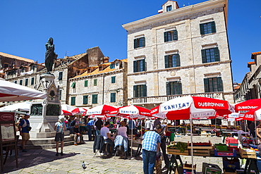 Gundulic Market Square, Stari Grad (Old Town), UNESCO World Heritage Site, Dubrovnik, Dalmatia, Croatia, Europe