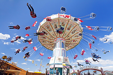 Swing carousel, Cannstatter Wasen (Volksfest), Stuttgart, Baden Wuerttemberg, Germany, Europe 