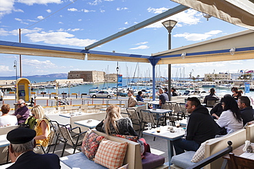 Street Cafe, Venetian harbour, Venetian Fortress, Iraklion (Heraklion) (Iraklio), Crete, Greek Islands, Greece, Europe