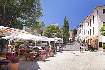 Street cafes and restaurant at market place Placa Major, Pollenca, Majorca, Balearic Islands, Spain, Europe