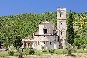 Sant Antimo Abbey, monastery, Castelnuovo dell'Abate, near Montalcino, Val d'Orcia (Orcia Valley), Siena Province, Tuscany, Italy, Europe