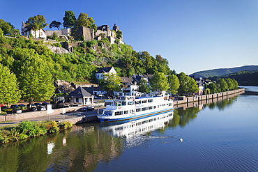 Excursion boat on Saar River, castle ruin, Saarburg, Rhineland-Palatinate, Germany, Europe