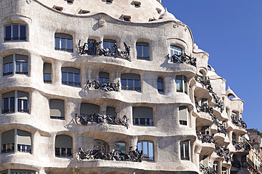 Casa Mila (La Pedrera), architect Antonio Gaudi, Modernisme, UNESCO World Heritage Site, Eixample, Barcelona, Catalonia, Spain, Europe