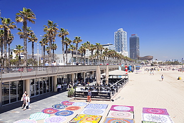 Barceloneta Beach, Port Olimpic, Mapfre Tower, Arts Tower, Peix, Fish sculpture by Frank Owen Gehry, Barcelona, Catalonia, Spain, Europe