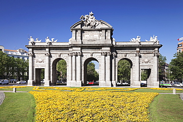 Puerta de Alcala Gate, Plaza de Indepencia, Madrid, Spain, Europe