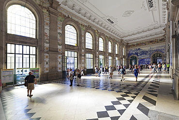 Sao Bento railway station, Porto (Oporto), Portugal, Europe