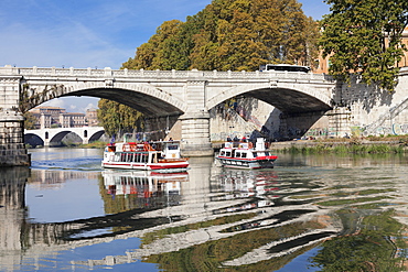 Excursion boat on Tiber River at Ponte Mazzini (Ponte Giuseppe Mazzini), Rome, Lazio, Italy, Europe