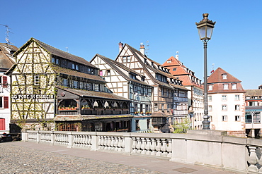 Pont St. Martin, La Petite France, UNESCO World Heritage Site, Strasbourg, Alsace, France, Europe