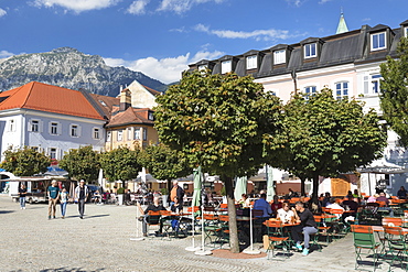 Street Cafes at market place, Bad Reichenhall, Upper Bavaria, Bavaria, Germany