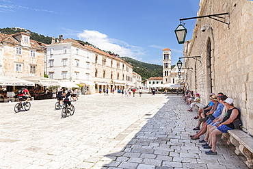 Restaurants at the Main Square with Sveti Stjepan Cathedral, Hvar, Hvar Island, Dalmatia, Croatia, Europe