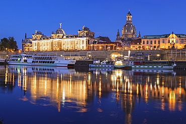 Elbe River with Academy of Fine Arts, Bruehlscher Terrasse, Frauenkirche Cathedral, Dresden, Saxony, Germany, Europe