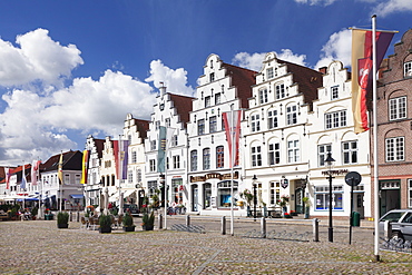 Market square with Dutch renaissance buildings, Friedrichstadt, Nordfriedland, Schleswig Holstein, Germany, Europe 