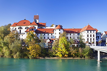 St. Mang's Abbey (Fussen Abbey) and Hohes Schloss Castle, Fussen, Ostallgau, Allgau, Bavaria, Germany, Europe 