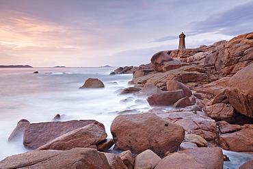 Lighthouse of Meen Ruz, Ploumanach, Cote de Granit Rose, Cotes d'Armor, Brittany, France, Europe 