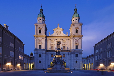 Domplatz Square with Dom Cathedral and Mariensaule column at dusk, Salzburg, Salzburger Land, Austria, Europe 