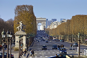 Champs-?lys?es to the Arc de Triomphe, Paris, France