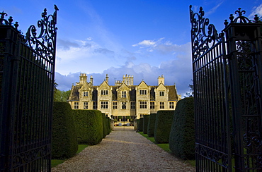 Manor house in Shipton-Under-Wychwood, The Cotswolds,  Oxfordshire, United Kingdom