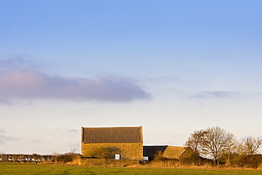 Derelict barn, Oxfordshire, United Kingdom