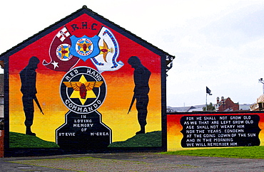 Loyalist mural situated on the Lower Shankhill Estate, the scene of many conflicts over the years, Belfast, Northern Ireland