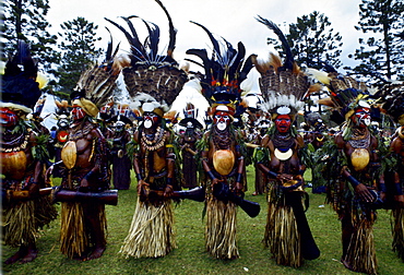 Tribes people in war paints at gathering of tribes, Mount Hagen, Papua New Guinea, South Pacific