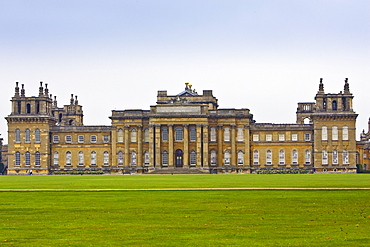 Blenheim Palacehomeof Duke of Marlborough, birthplace of Sir Winston Churchill, built 1705 Architect Vanbrugh